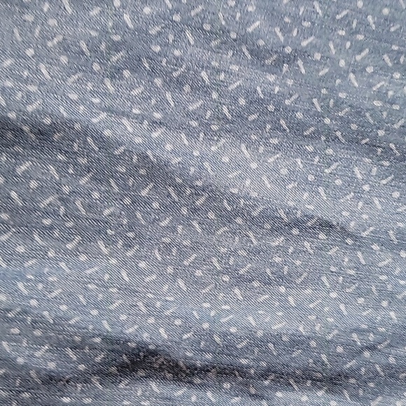 Universal Threads, light shapes, blue tank blouse, size M - Picture 2 of 8